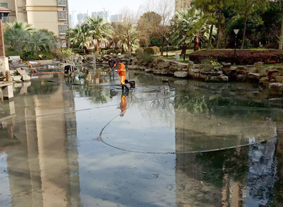 二七景观池淤泥清理